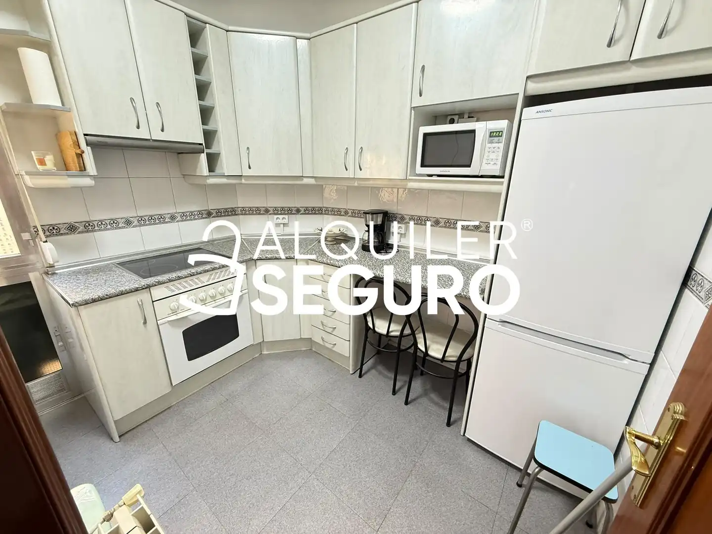 Kitchen of Flat for rent in Madrid  with Air Conditioner, Heating and Terrace