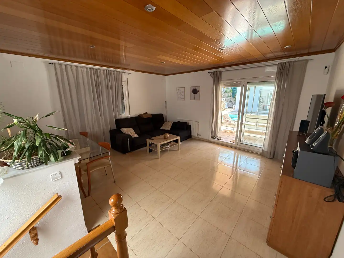 Wohnzimmer von Haus oder Chalet zum Verkauf in Bigues i Riells del Fai mit Klimaanlage, Privatgarten und Schwimmbad