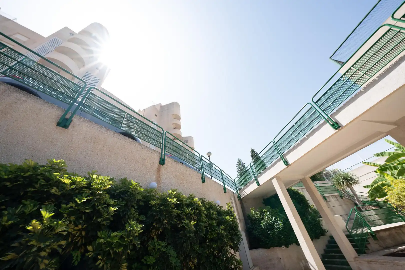 Vista exterior de Apartament en venda en El Campello amb Jardí privat, Terrassa i Balcó