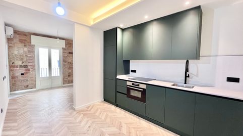 Piso reformado a estrenar de tres habitaciones.