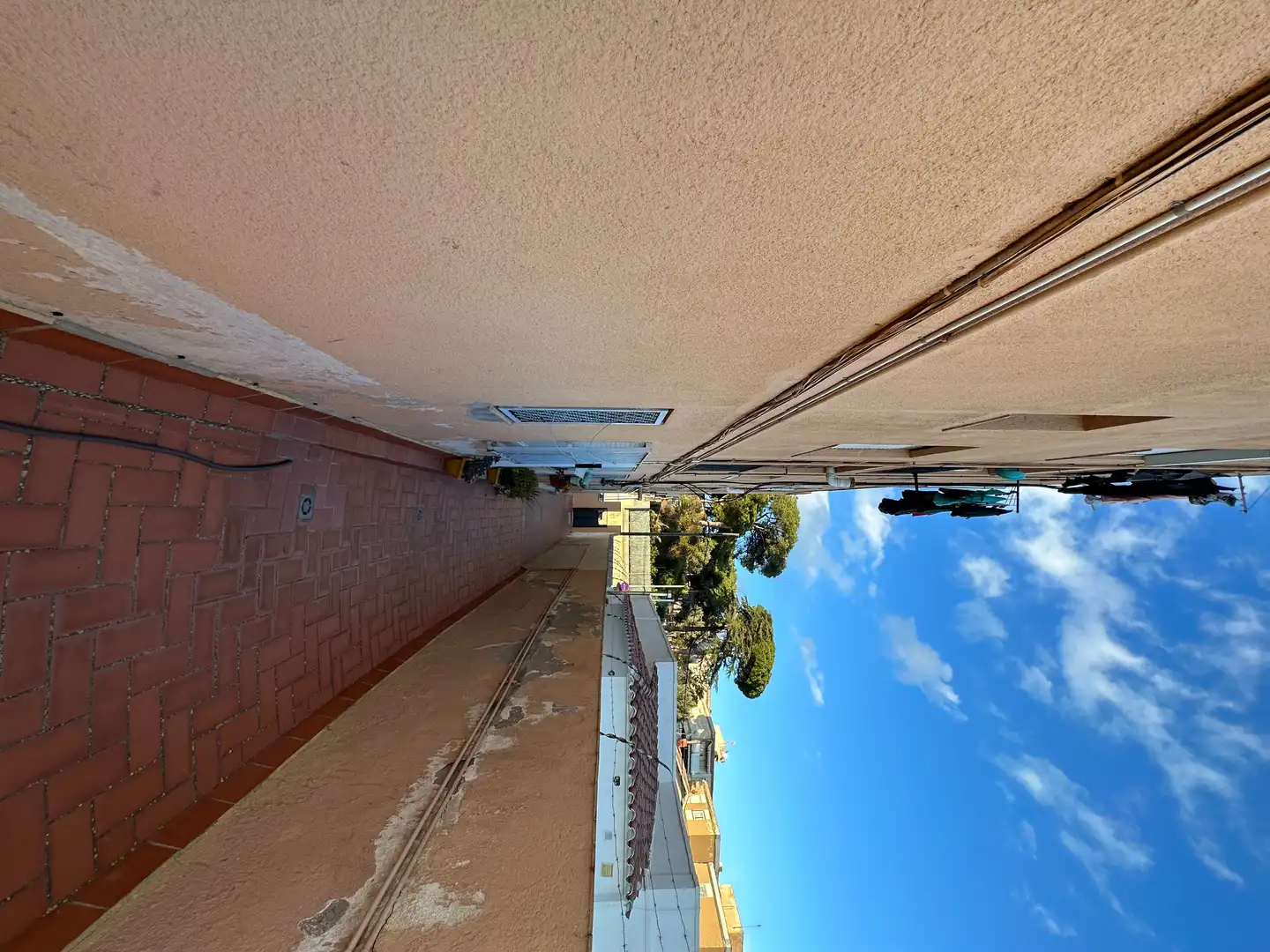 Vista exterior de Piso en venta en Santa Coloma de Gramenet con Terraza y Balcón