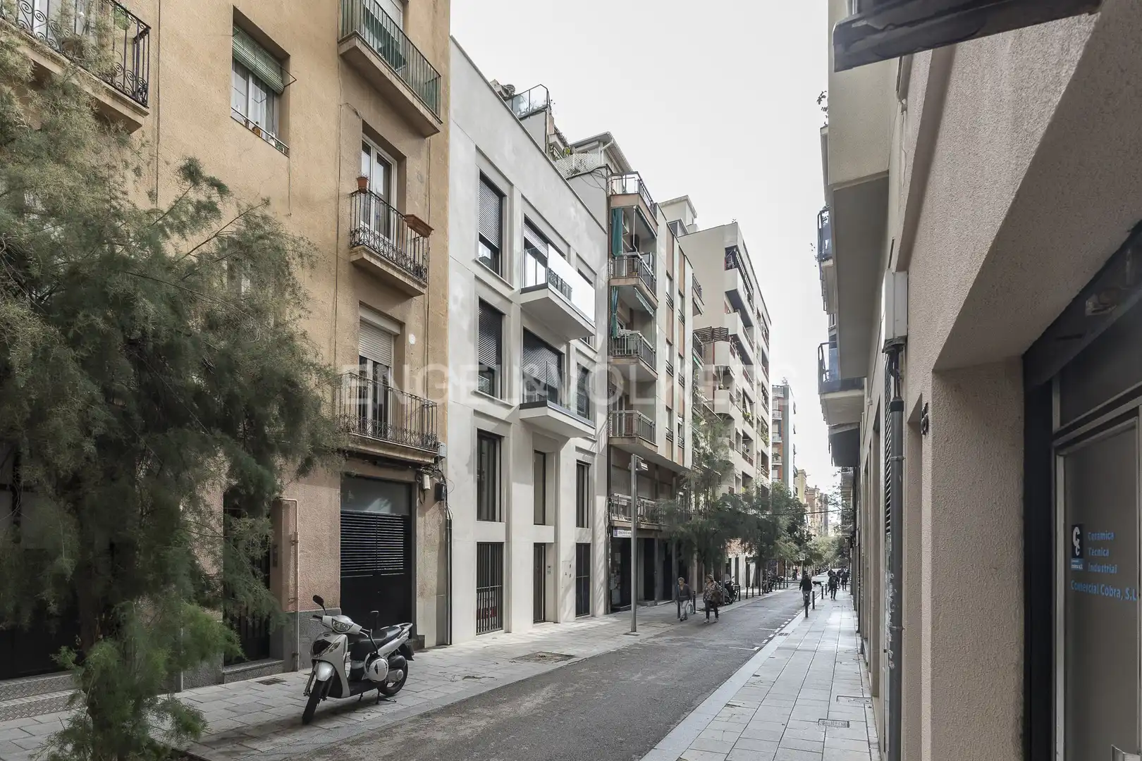 Vista exterior de Apartament en venda en Barcelona amb Aire condicionat, Calefacció i Jardí privat