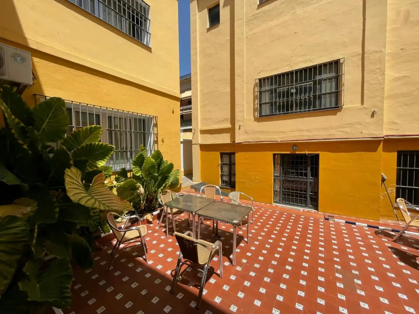 Terrace of Flat for share in Sevilla  with Private garden and Washing machine