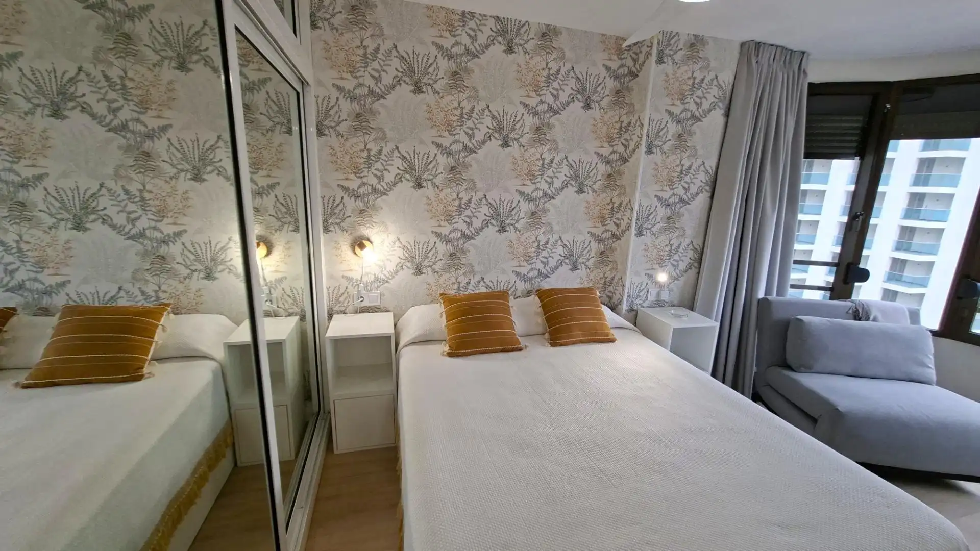 Bedroom of Apartments for sale in Benidorm  with Heating, Furnished and Community pool