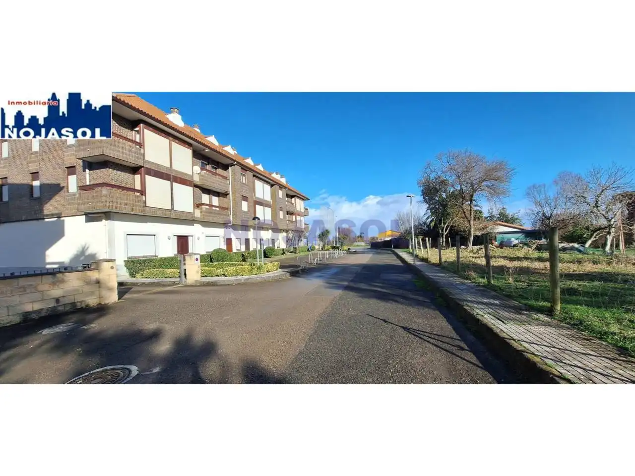Vista exterior de Dúplex de lloguer en Noja amb Calefacció, Terrassa i Moblat