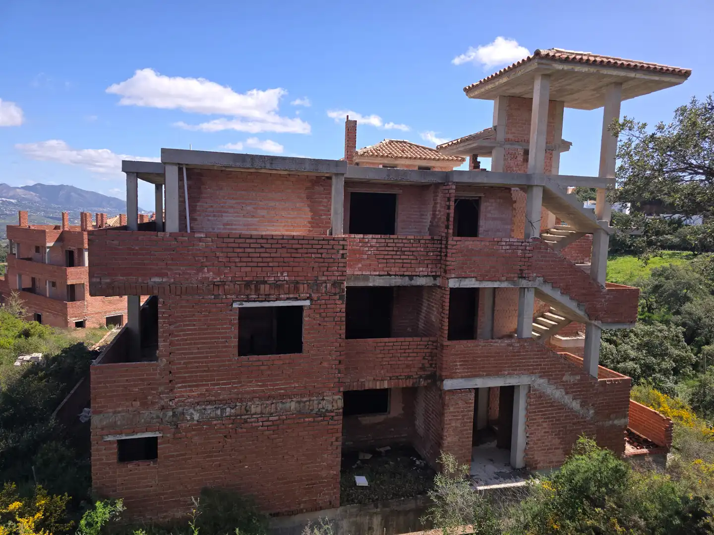 Vista exterior de Edifici en venda en Ojén amb Piscina comunitària