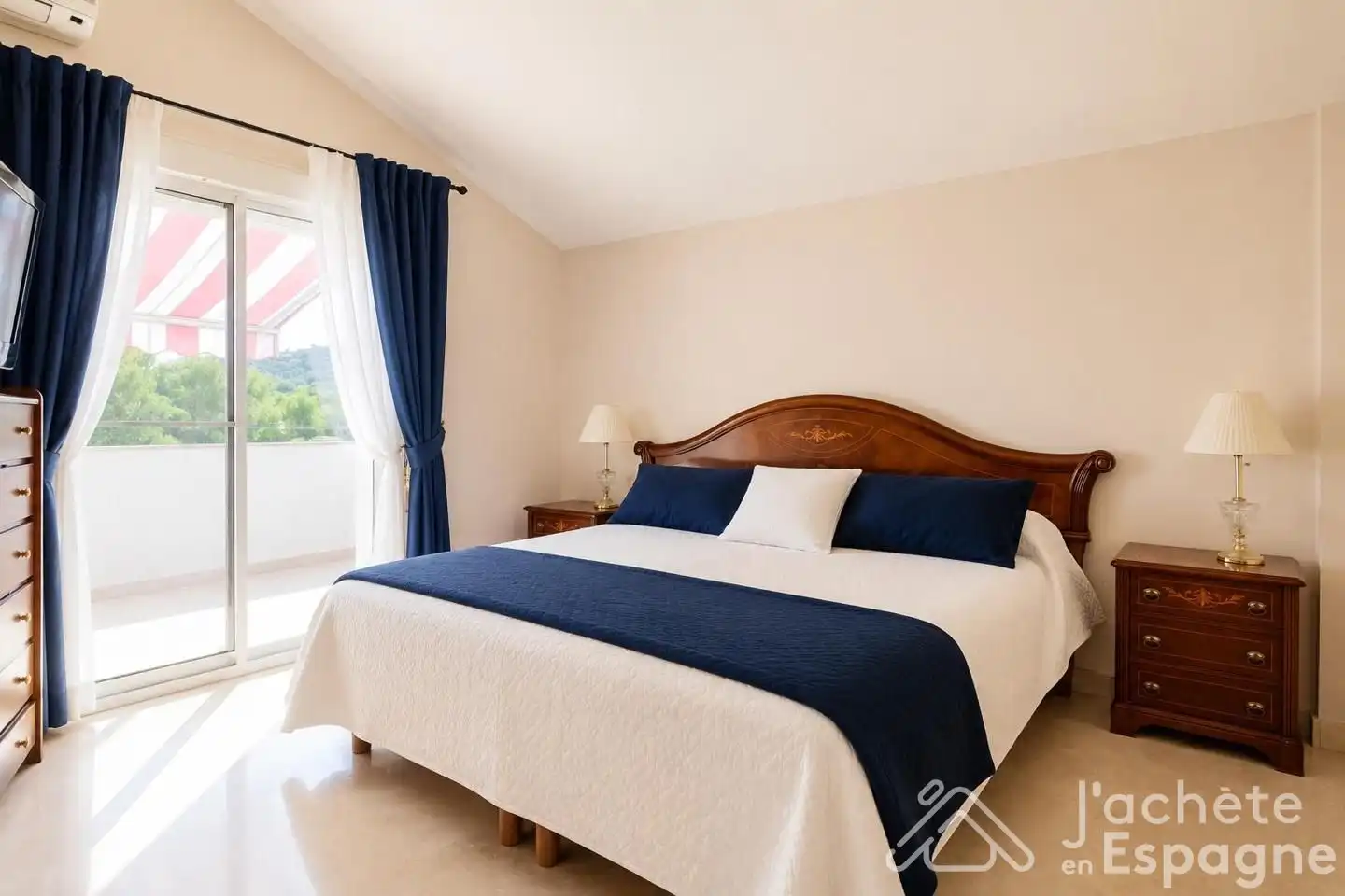 Habitación de Casa o chalet en venta en Gilet con Aire acondicionado, Jardín privado y Terraza