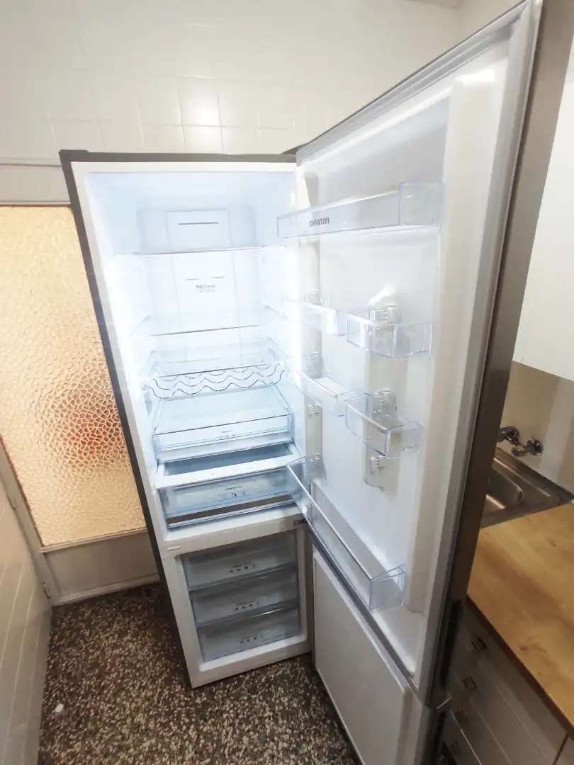 Kitchen of Flat for share in Granada  with Furnished, Washing machine and Microwave