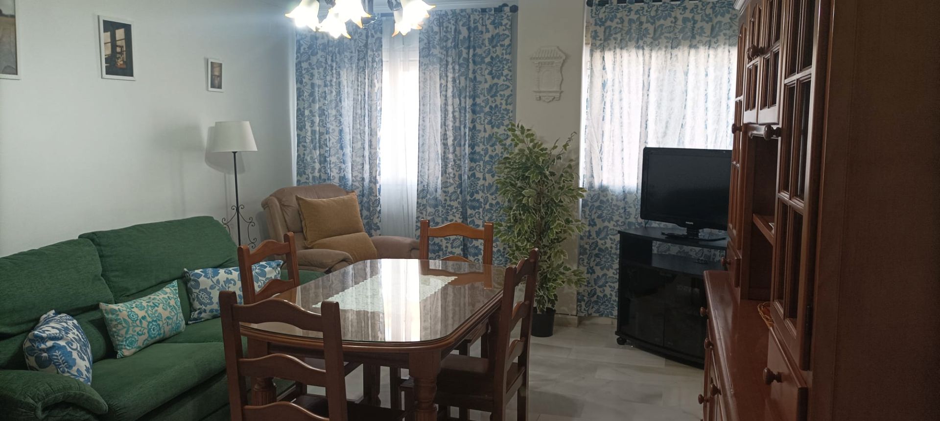 Bedroom of Flat to rent in Carmona  with Air Conditioner, Furnished and Oven