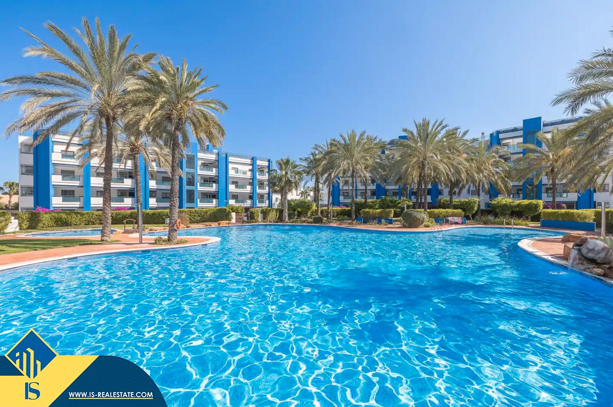 Piscina de Pis en venda en Santa Eulària des Riu amb Aire condicionat, Calefacció i Terrassa