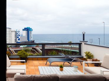 Casa aparellada amb balcó en venda a Calle Mesa del Mar