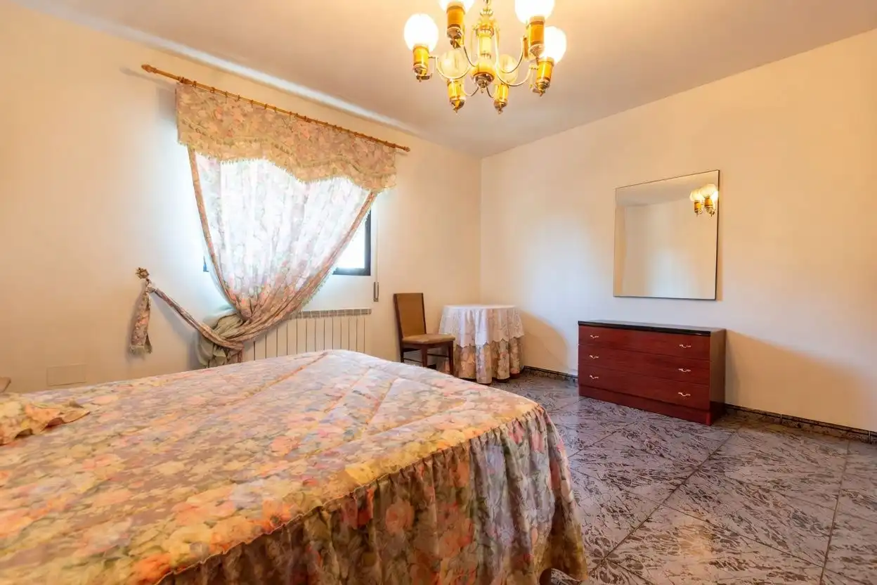 Habitación de Casa o chalet en venta en Hontoba con Calefacción, Jardín privado y Terraza