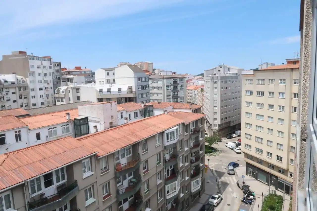 Vista exterior de Pis en venda en A Coruña Capital  amb Aire condicionat, Calefacció i Parquet