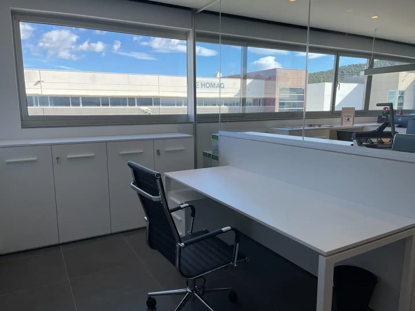 Büro zur Miete in Llinars del Vallès mit Klimaanlage, Heizung und Möbliert