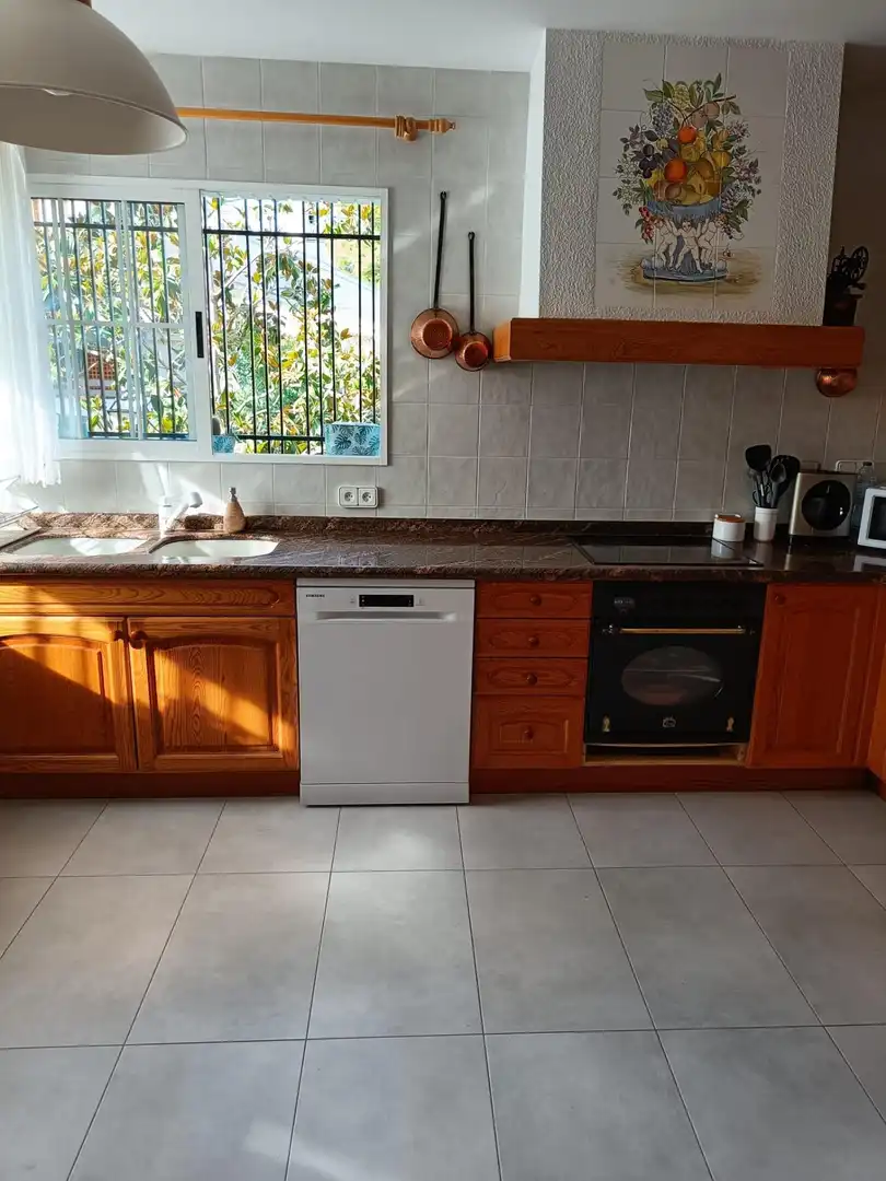 Cocina de Casa o chalet en venta en Torrent con Aire acondicionado, Jardín privado y Terraza