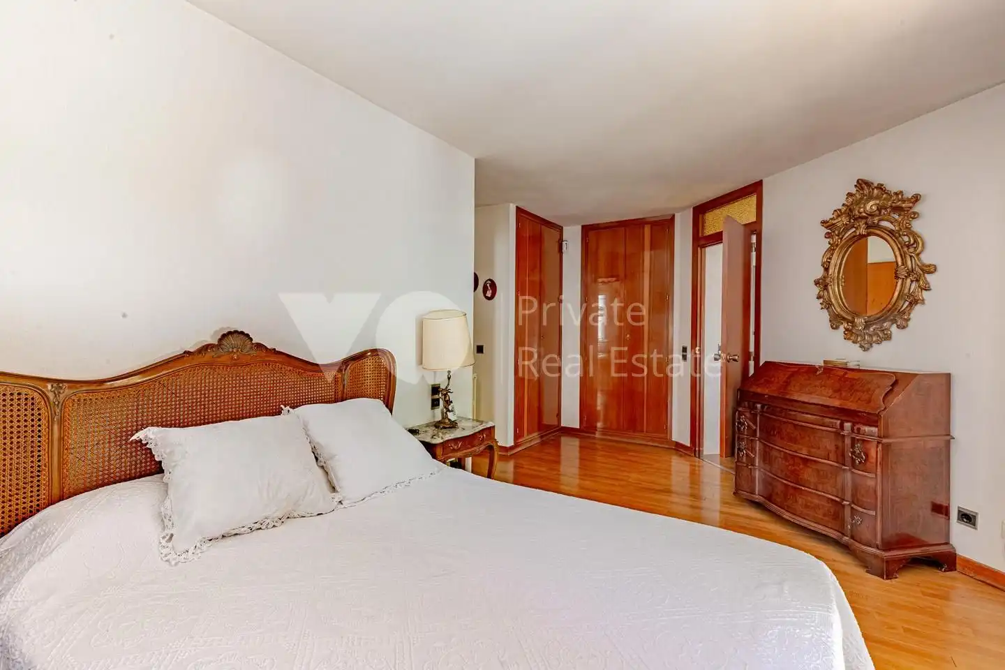 Habitación de Casa adosada en venta en Madrid con Aire acondicionado, Calefacción y Jardín privado