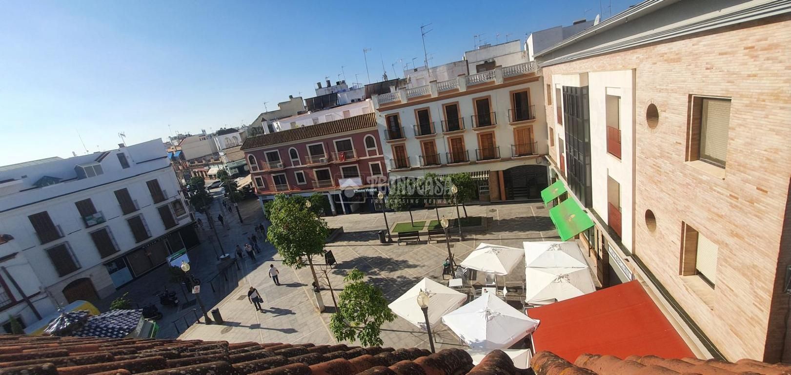 Vista exterior de Pis en venda en Dos Hermanas