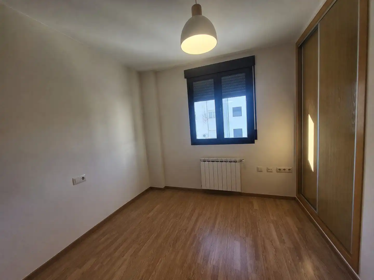 Habitación de Ático de alquiler en La Roda con Aire acondicionado, Calefacción y Terraza