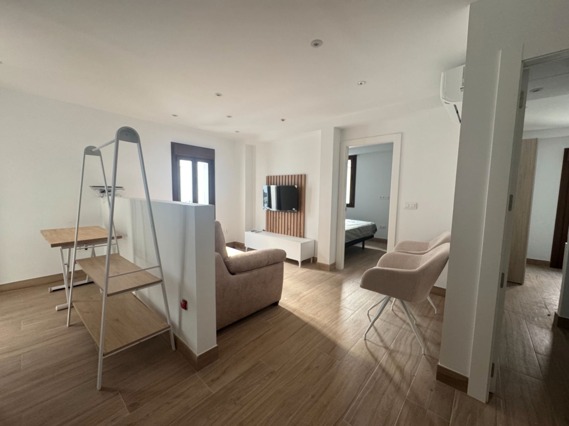 Sala d'estar de Apartament de lloguer en  Granada Capital amb Aire condicionat, Calefacció i Moblat