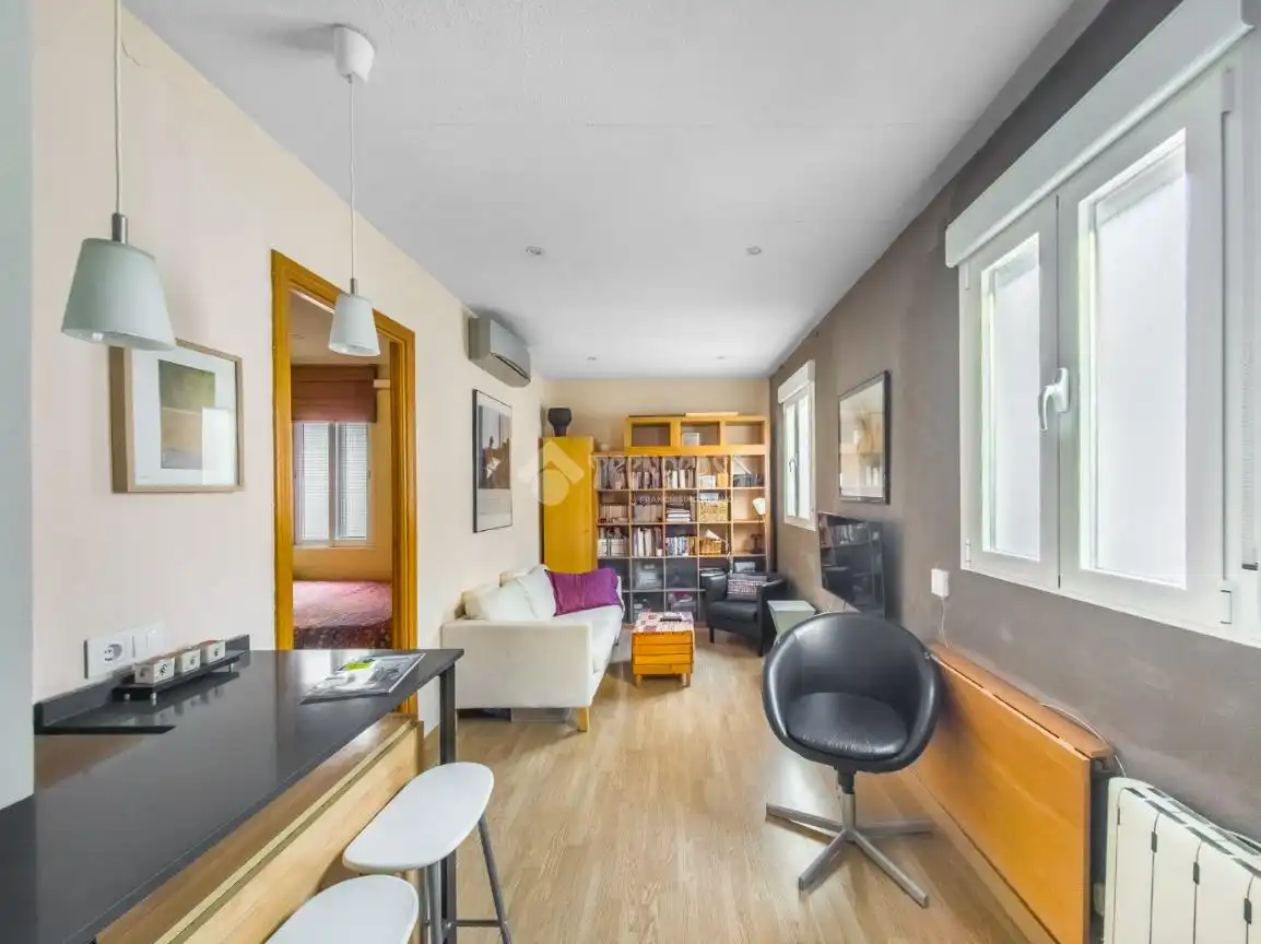 Schlafzimmer von Wohnung zum Verkauf in Madrid mit Klimaanlage und Heizung
