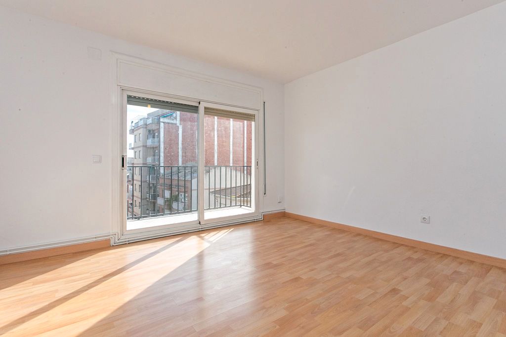Bedroom of Flat for sale in Rubí  with Heating