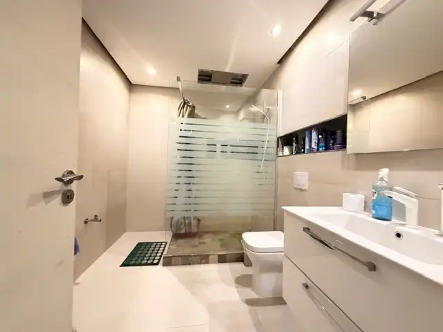 Bathroom of Houses for sale in Coslada  with Air Conditioner, Heating and Private garden