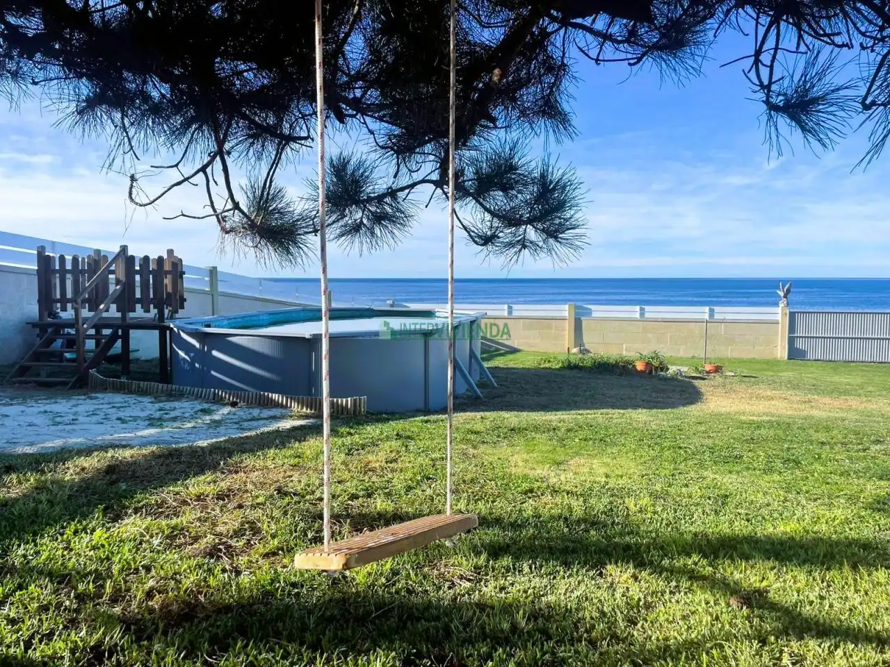 Piscina de Casa o chalet en venta en Oia con Calefacción, Jardín privado y Trastero
