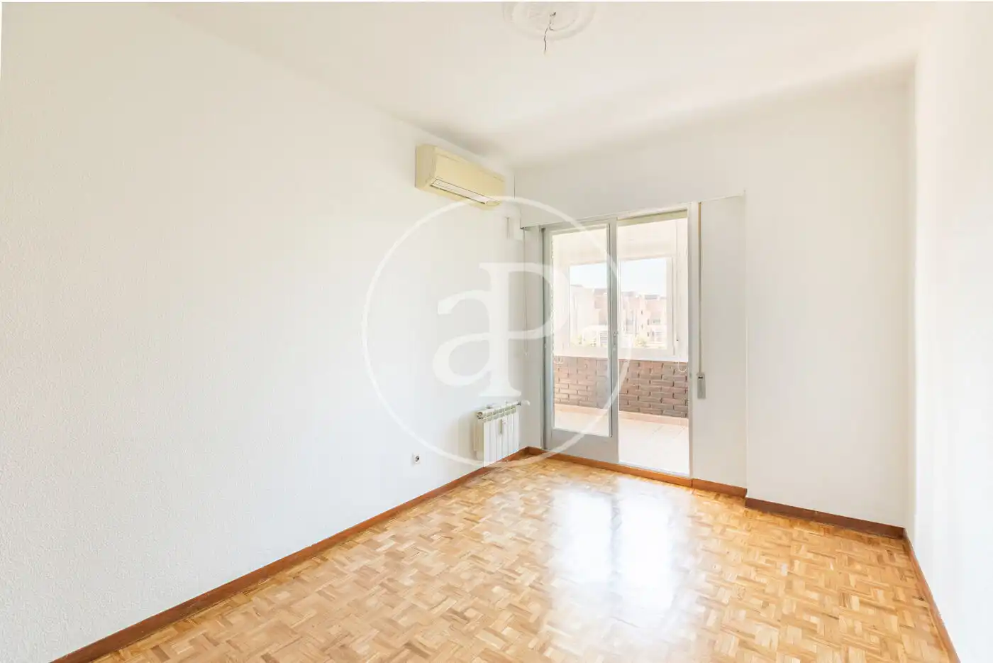 Bedroom of Flat for rent in Madrid  with Air Conditioner, Heating and Private garden