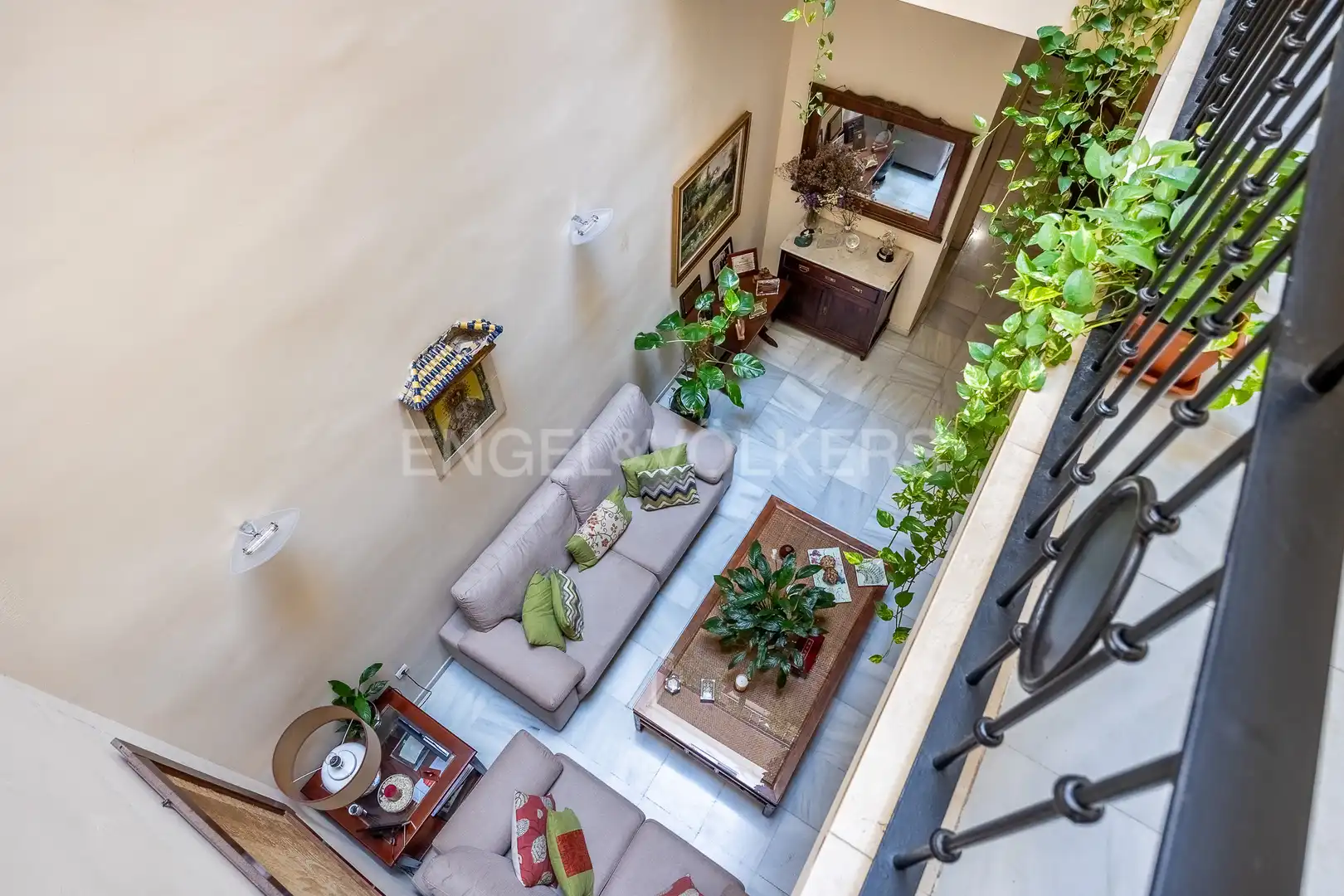 Living room of Houses for sale in Sevilla  with Air Conditioner, Heating and Storage room