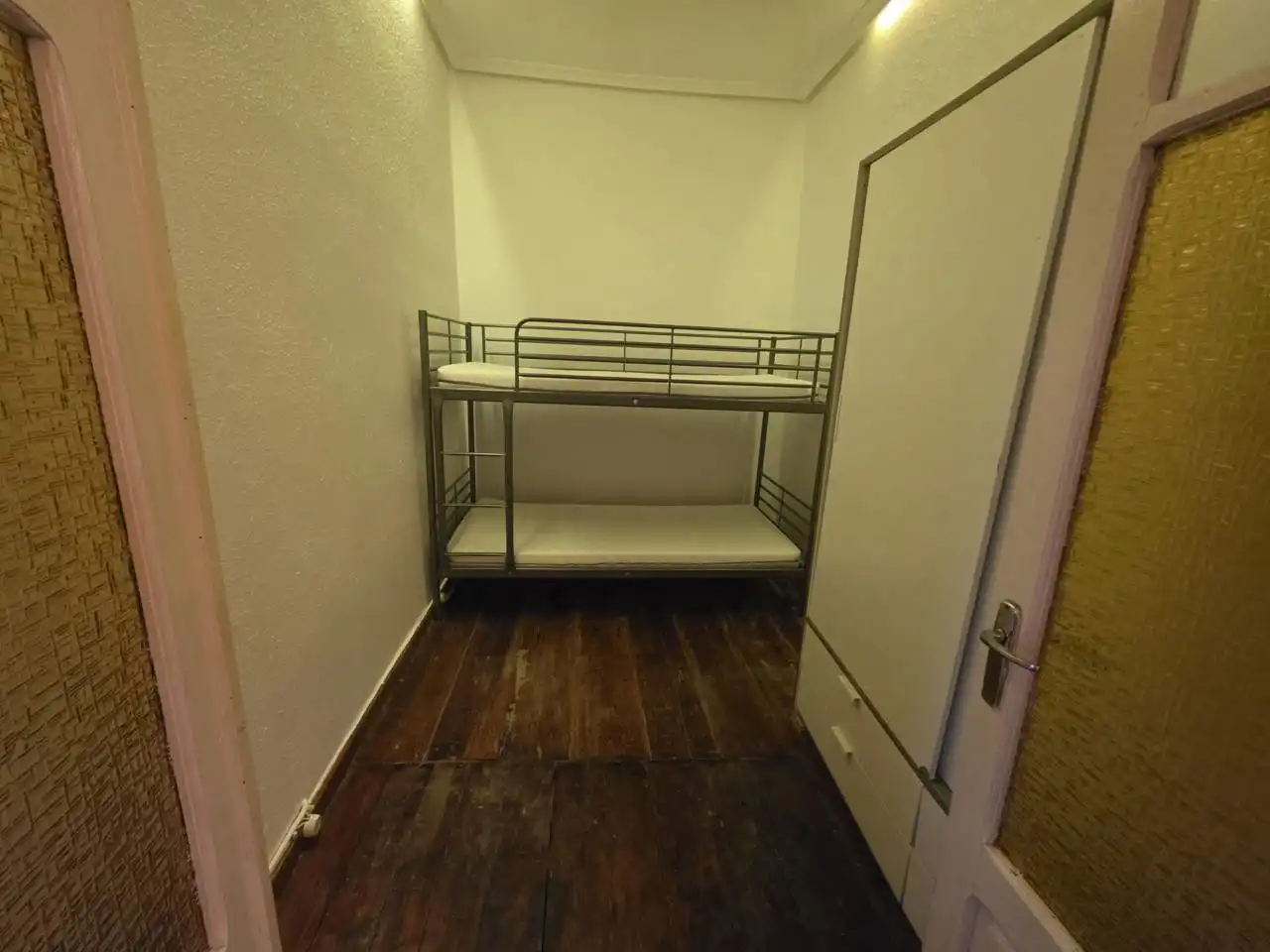 Habitación de Piso en venta en Corvera de Toranzo con Terraza y Amueblado