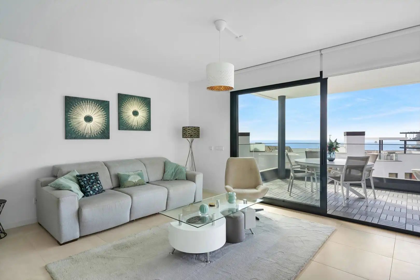 Sala d'estar de Apartament en venda en Fuengirola amb Aire condicionat, Jardí privat i Terrassa