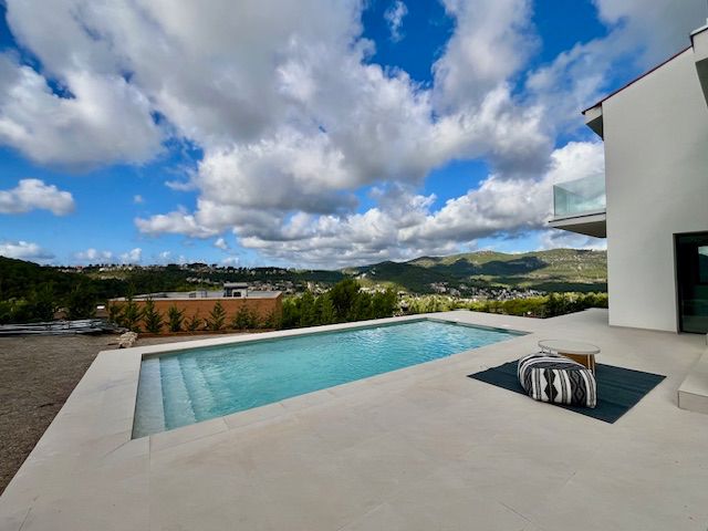 Piscina de Casa o xalet en venda en Canyelles amb Aire condicionat, Calefacció i Jardí privat