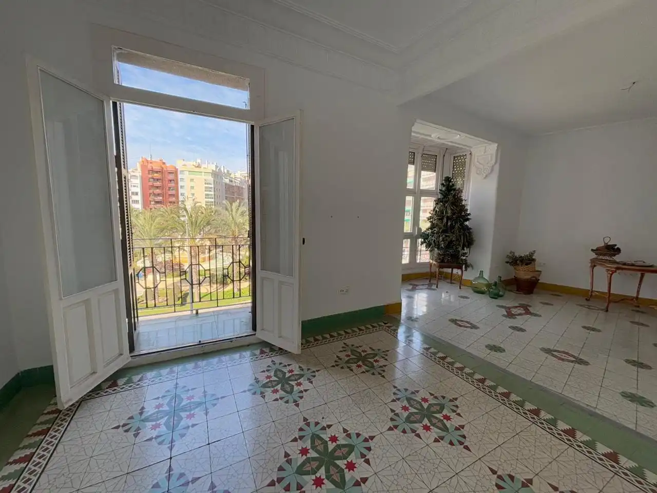 Vista exterior de Piso en venta en Alicante / Alacant con Aire acondicionado, Terraza y Amueblado