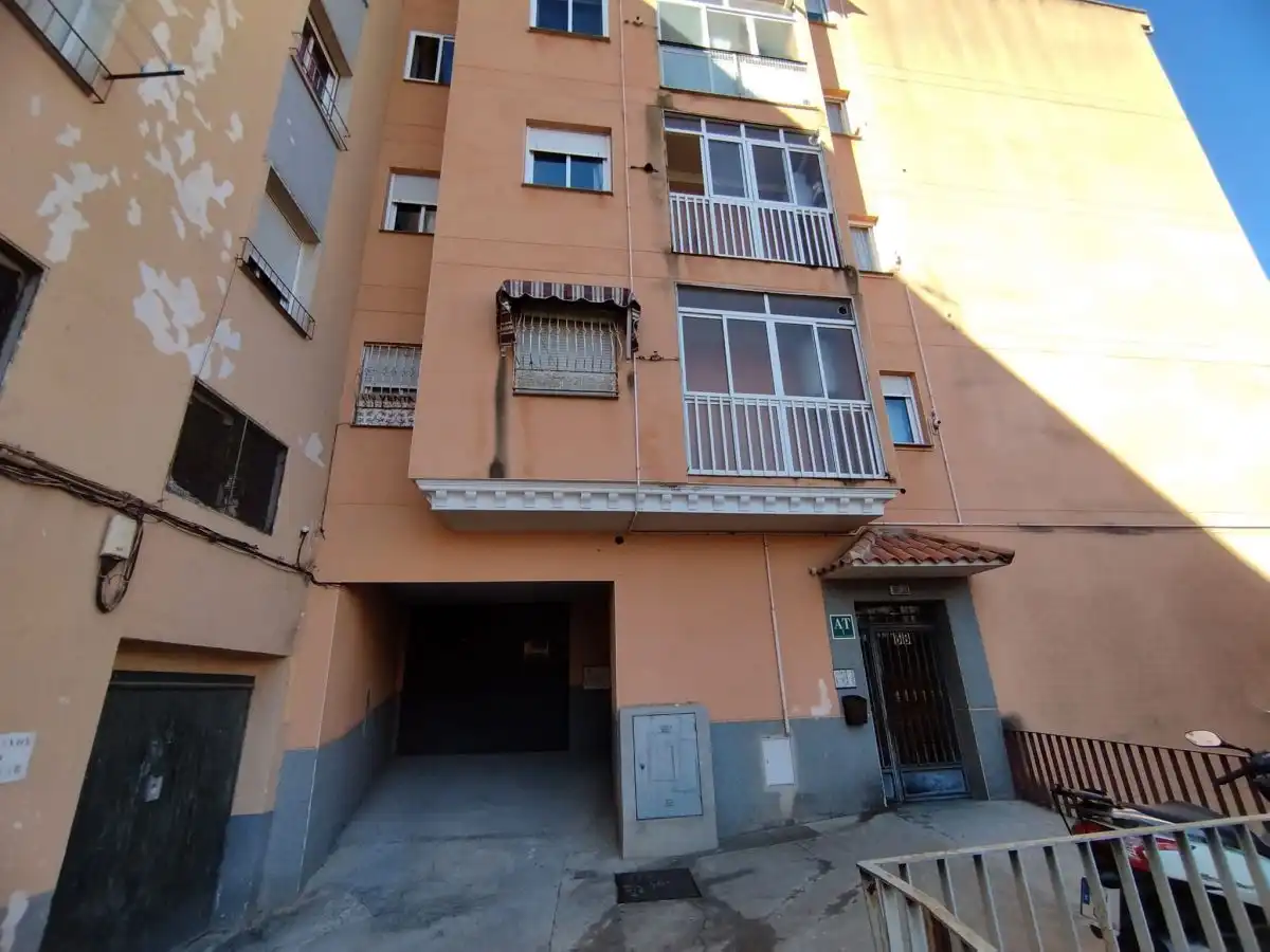 Exterior view of Flat for rent in Plasencia  with Air Conditioner and Heating
