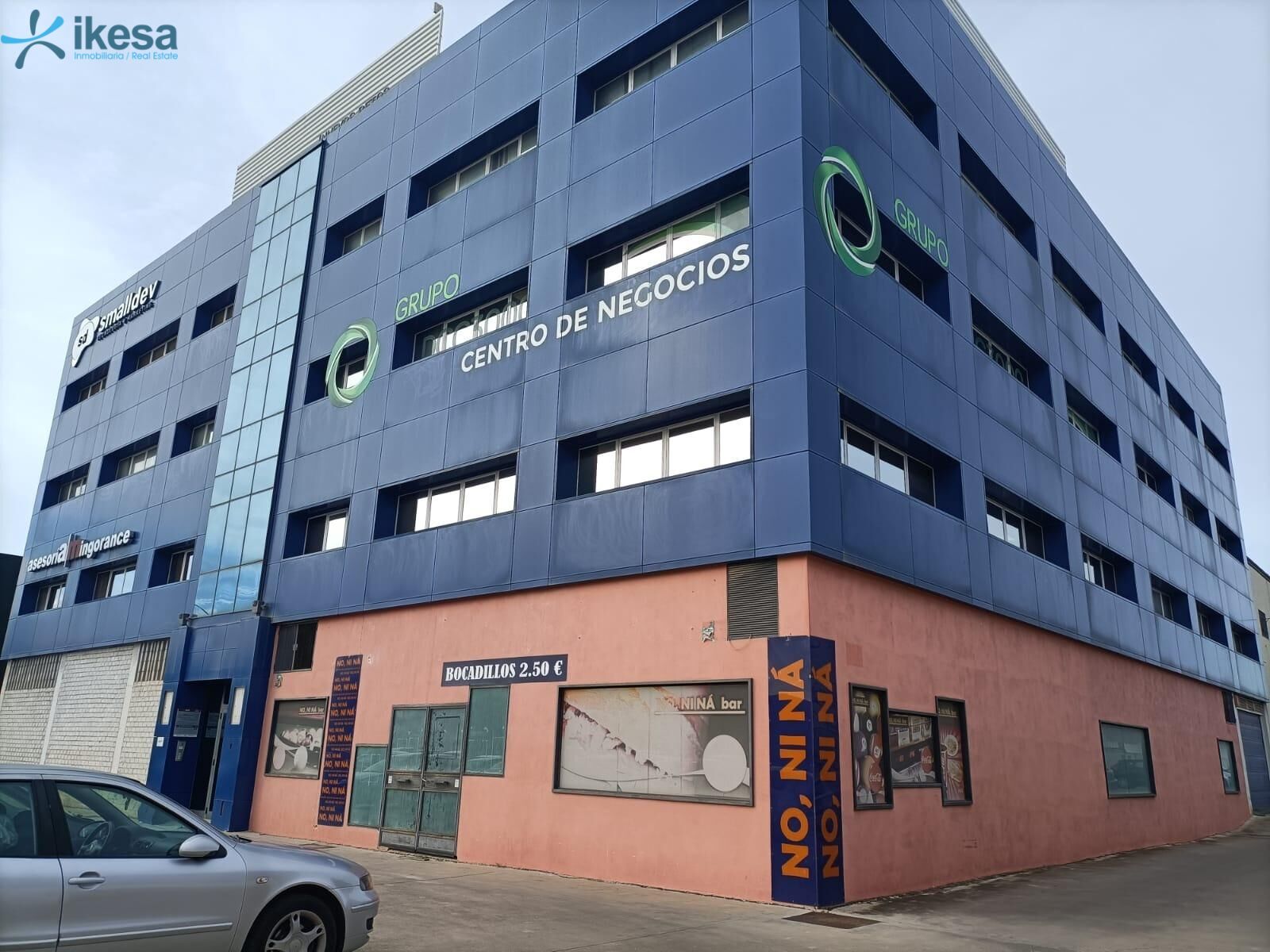 Garage for sale in  INGENIERO JUAN CIERVA, Sector Sur