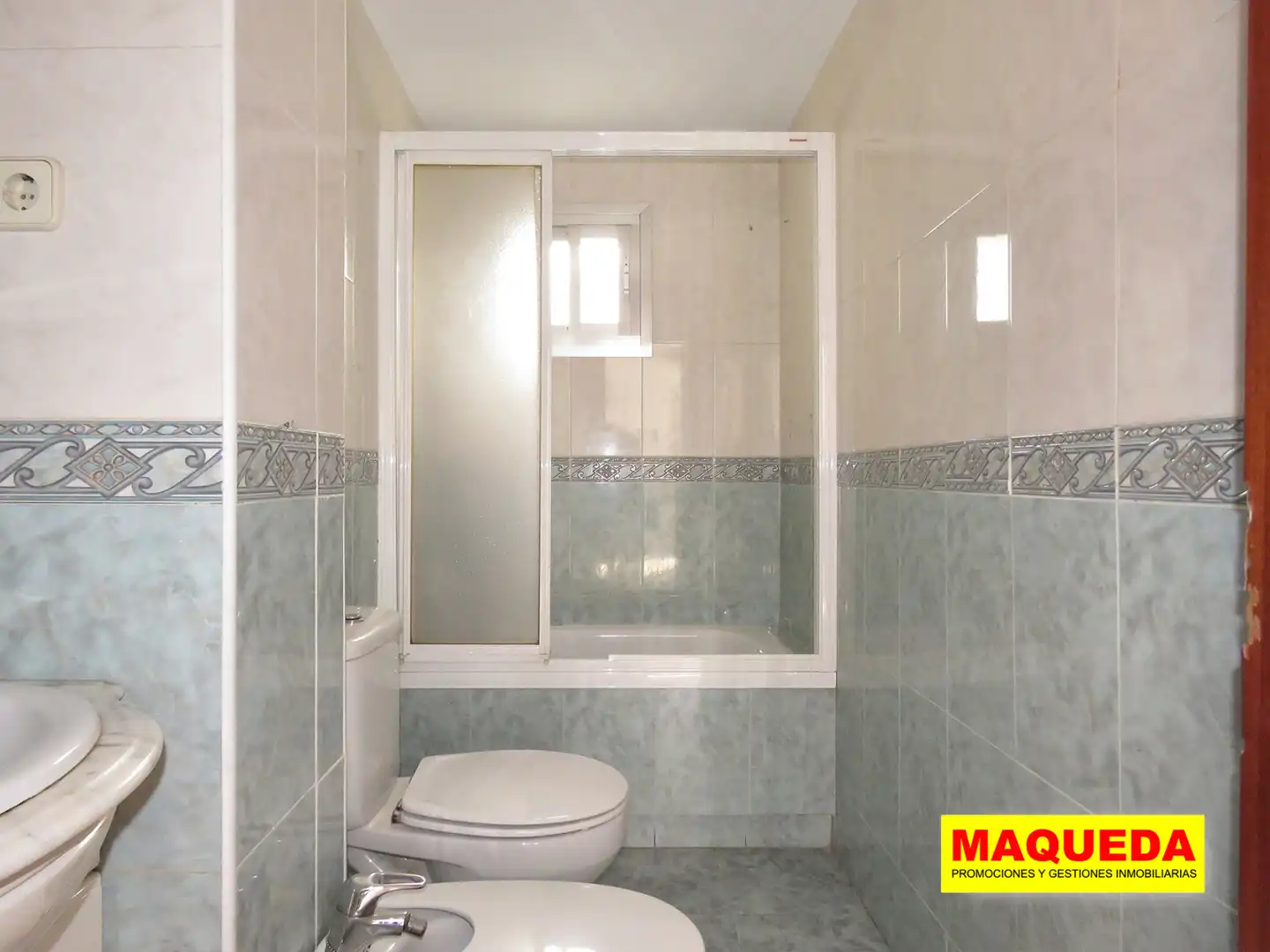 Bathroom of Flat for sale in Alcorcón  with Heating, Terrace and Oven