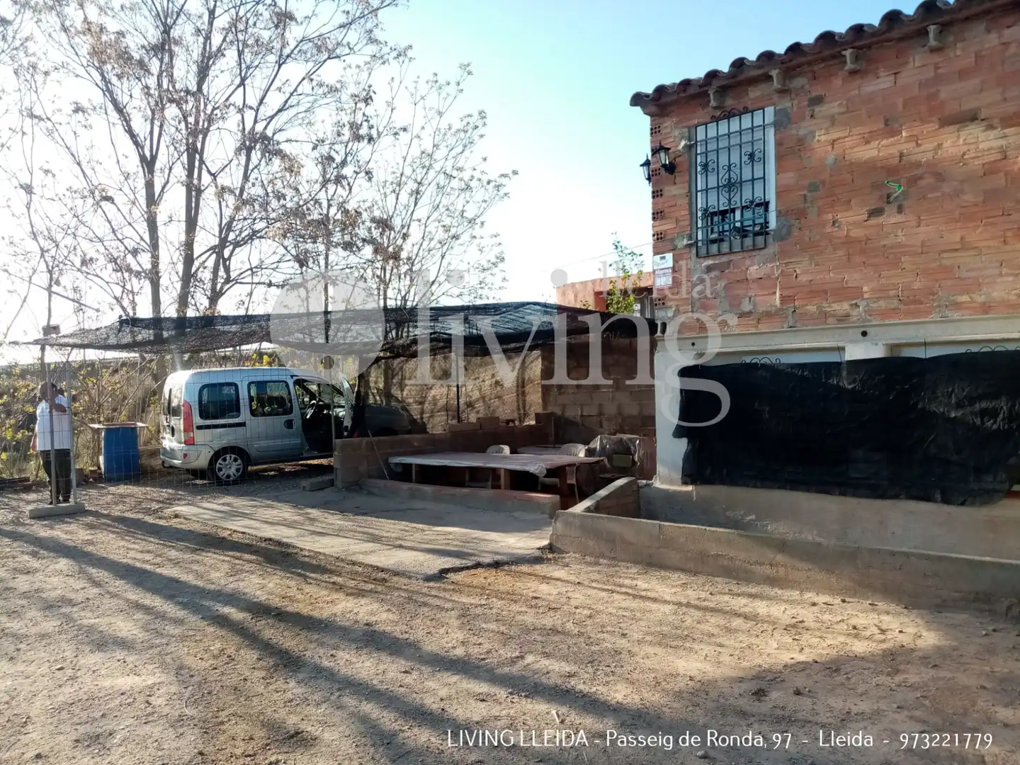 Parkplatz von Country house zum Verkauf in Vilanova de la Barca mit Privatgarten, Abstellraum und Schwimmbad