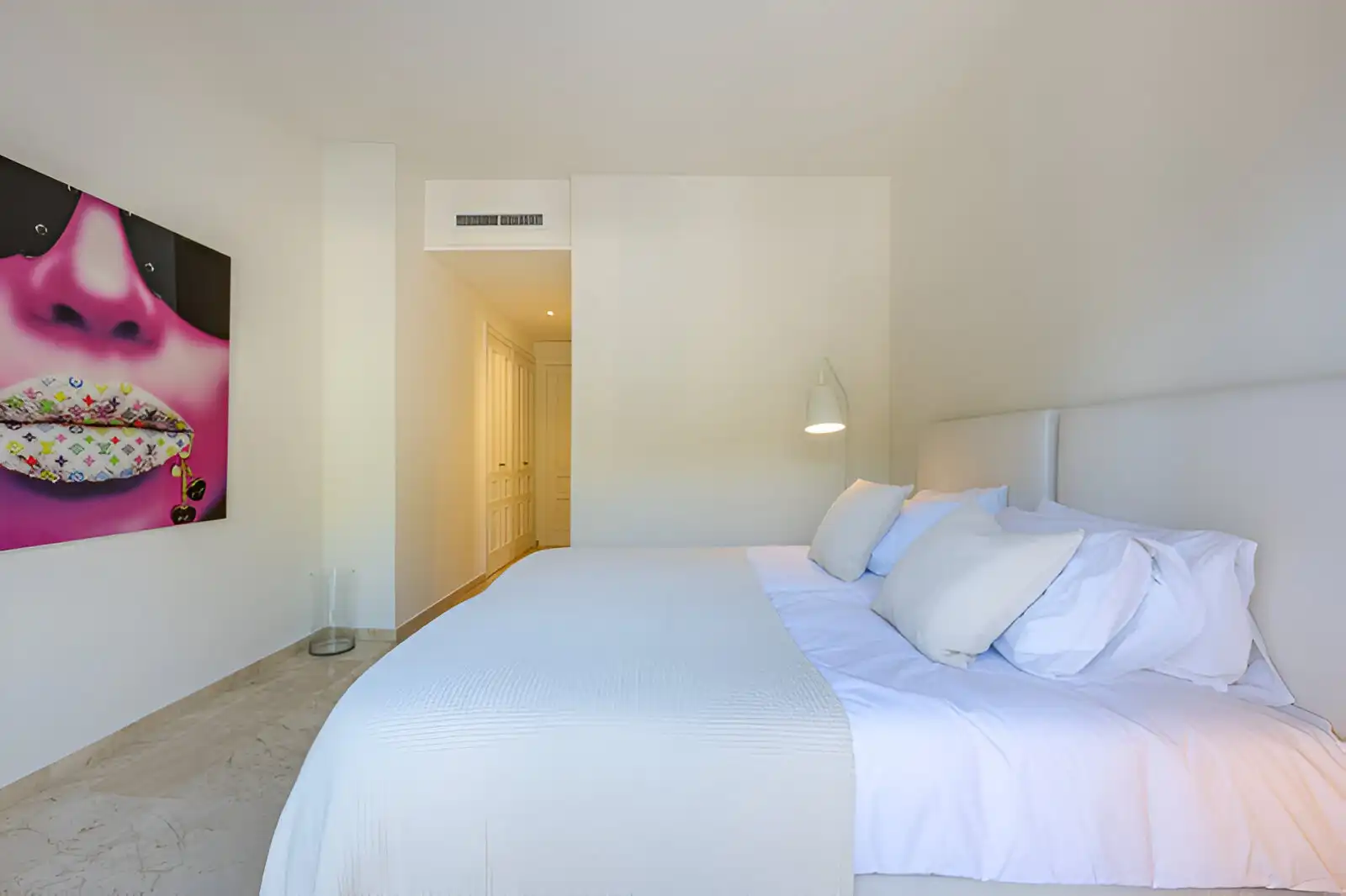 Habitación de Apartamento en venta en Marbella con Aire acondicionado, Terraza y Trastero