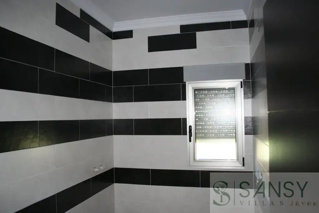 Bathroom of Houses for sale in Jávea / Xàbia  with Air Conditioner, Heating and Storage room