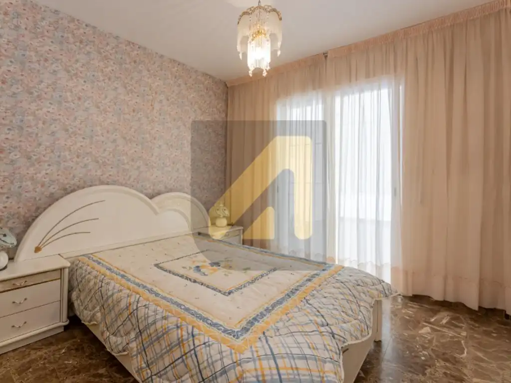 Dormitori de Apartament en venda en L'Hospitalet de Llobregat