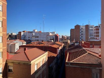 Vista exterior de Pis en venda en Valladolid Capital amb Calefacció