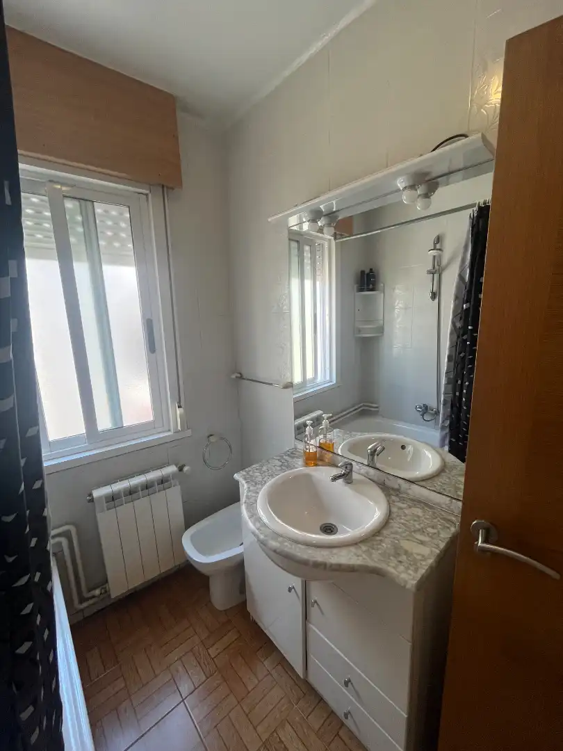 Baño de Piso de alquiler en Redondela con Calefacción, Amueblado y Horno
