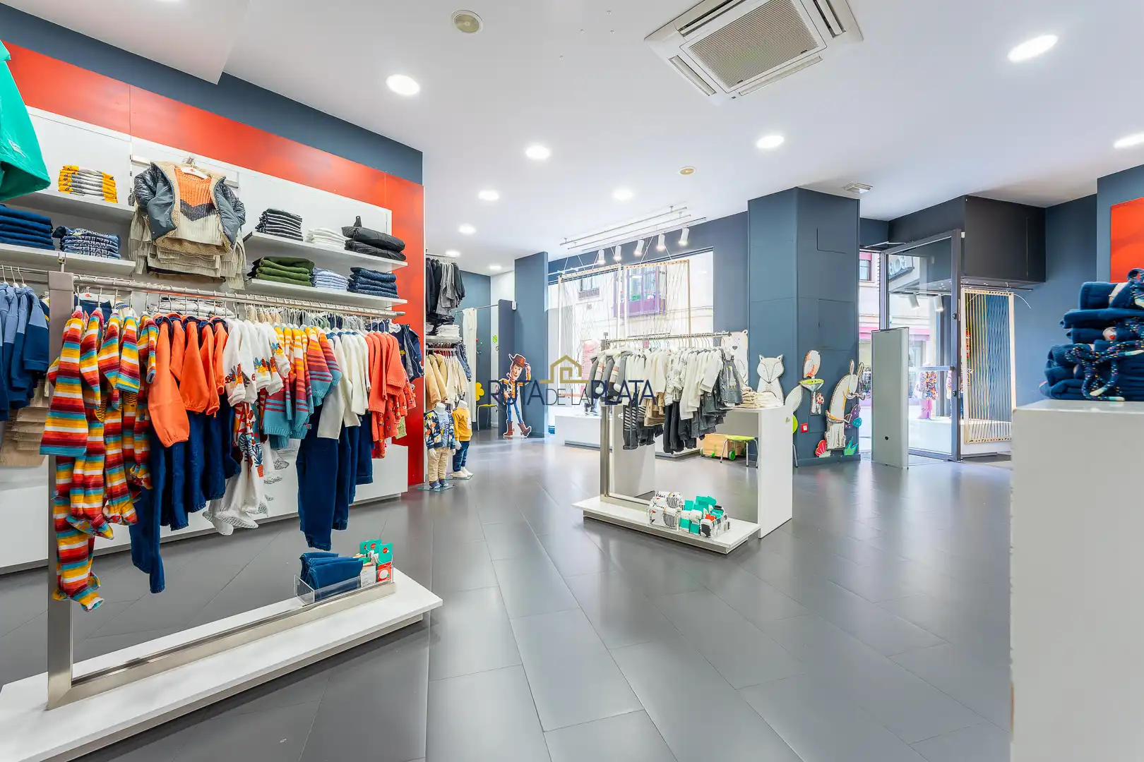 Commercial properties for rent in Zamora Capital   with Air Conditioner and Heating