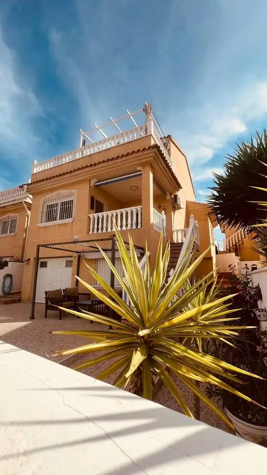 Casa en venta en Orihuela Costa