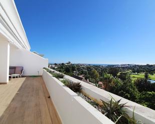 Vista exterior de Àtic en venda en Marbella amb Aire condicionat, Terrassa i Traster