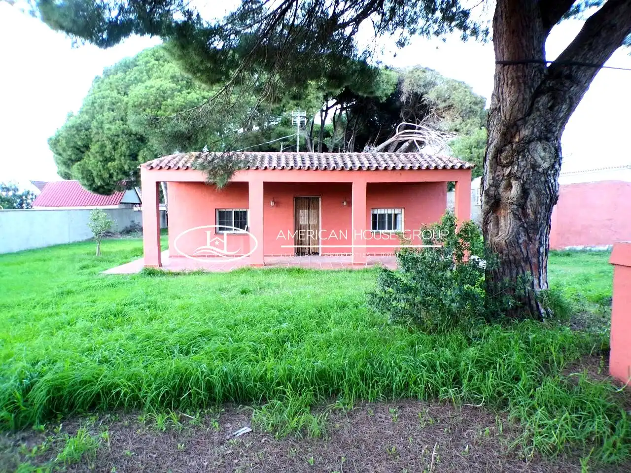 Vista exterior de Casa o chalet en venta en Chiclana de la Frontera con Piscina