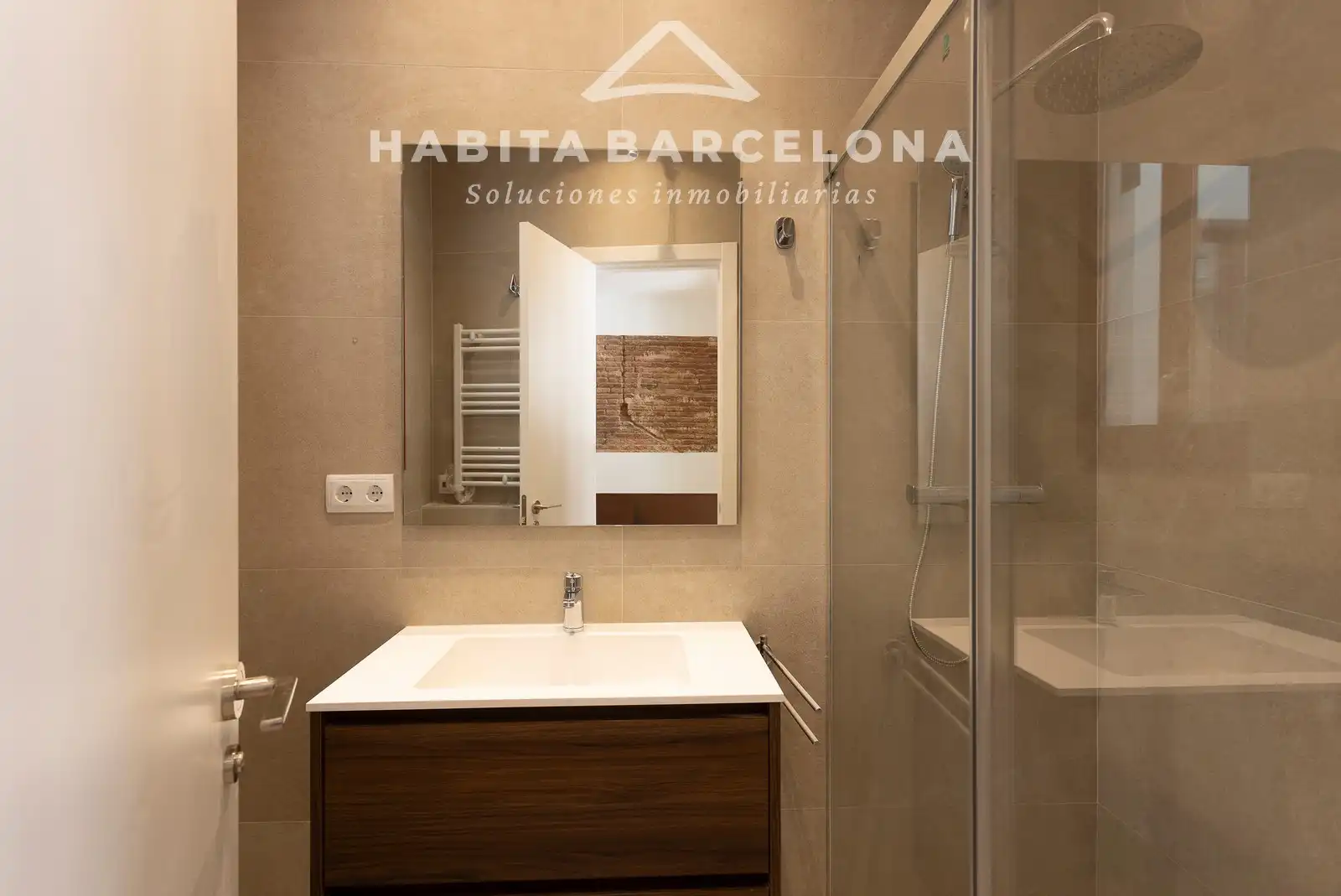 Baño de Dúplex en venta en Barcelona con Aire acondicionado, Calefacción y Jardín privado