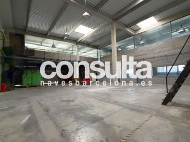 Nau industrial de lloguer a Avinguda dels Amics d'Argentona 8