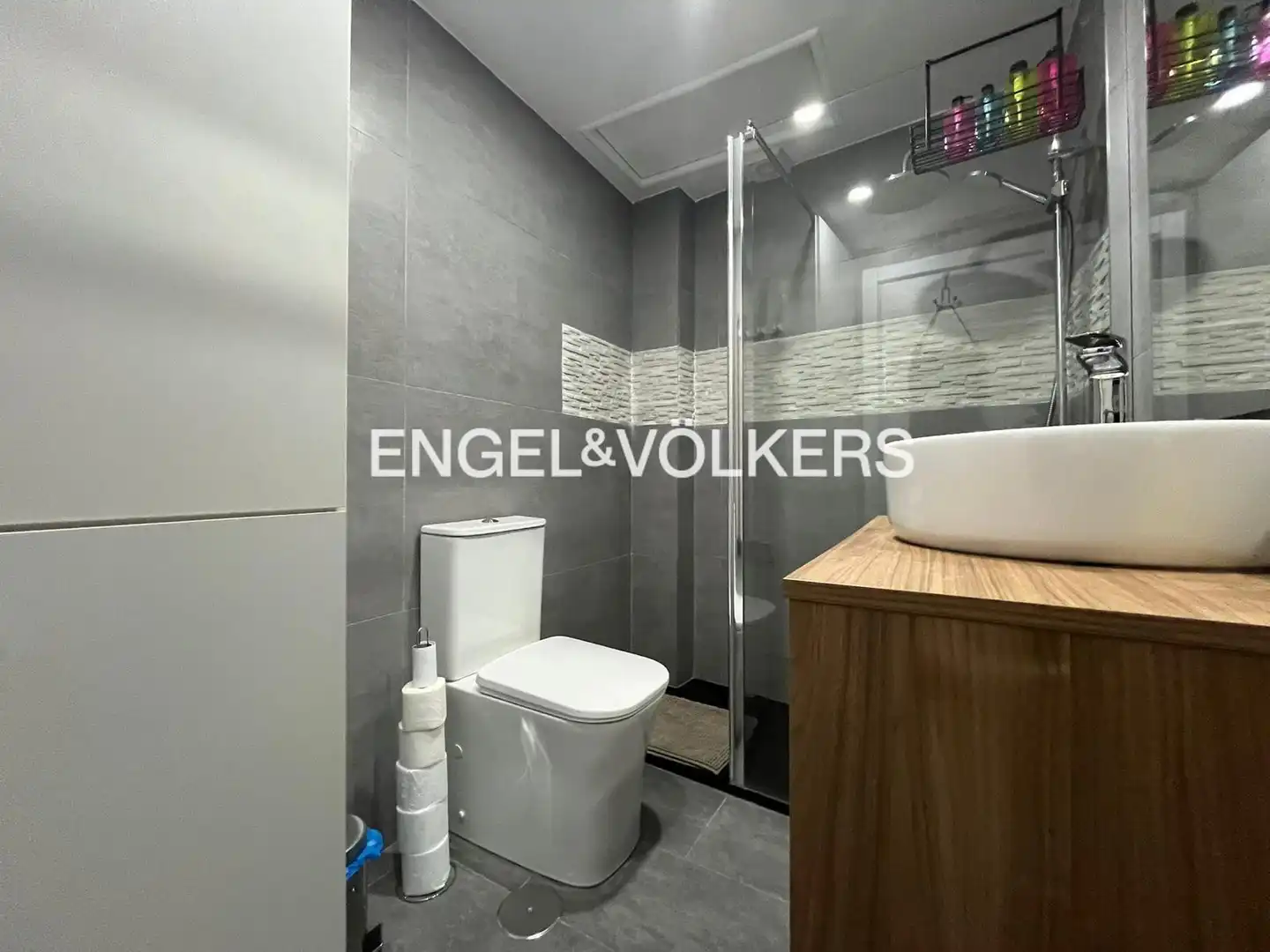 Bathroom of Apartments for sale in Madrid  with Heating