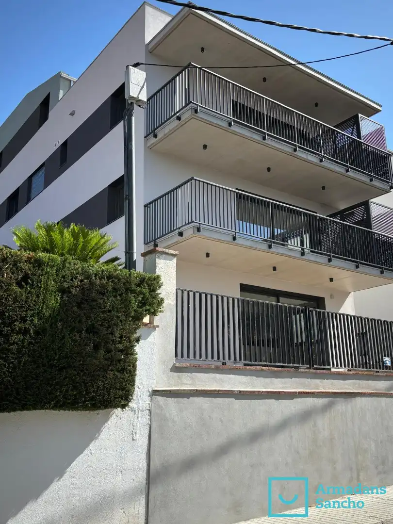 Terraza de Piso de alquiler en Tiana con Aire acondicionado, Calefacción y Parquet